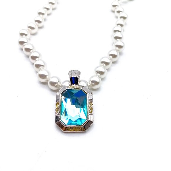 Brilliant Blue Avon Pendant Enhancer on Lustrous Knotted Glass Pearl Strand, Stu - Picture 3 of 4